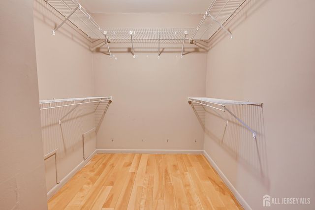 138 Oakmont Court, Edison, NJ 08820