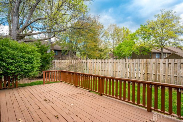 138 Oakmont Court, Edison, NJ 08820