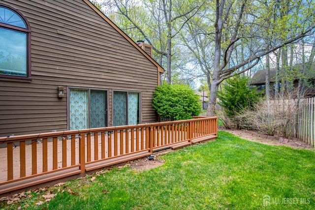 138 Oakmont Court, Edison, NJ 08820