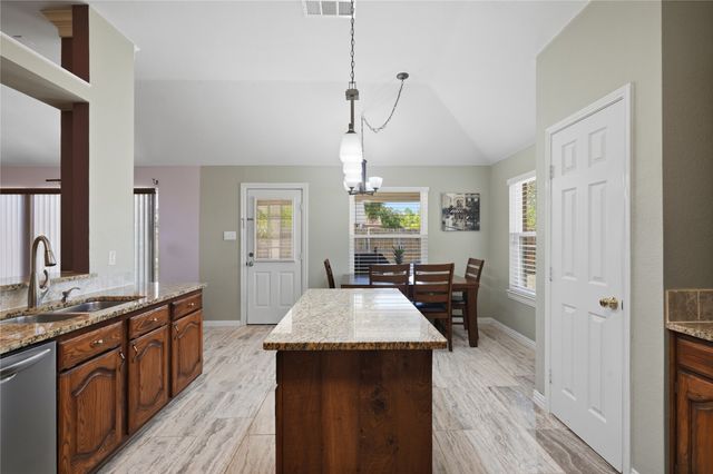 1125 Bayfield Drive, Denton, TX 76209