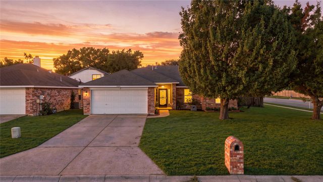 1125 Bayfield Drive, Denton, TX 76209