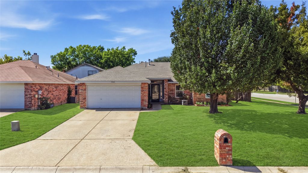 1125 Bayfield Drive, Denton, TX 76209