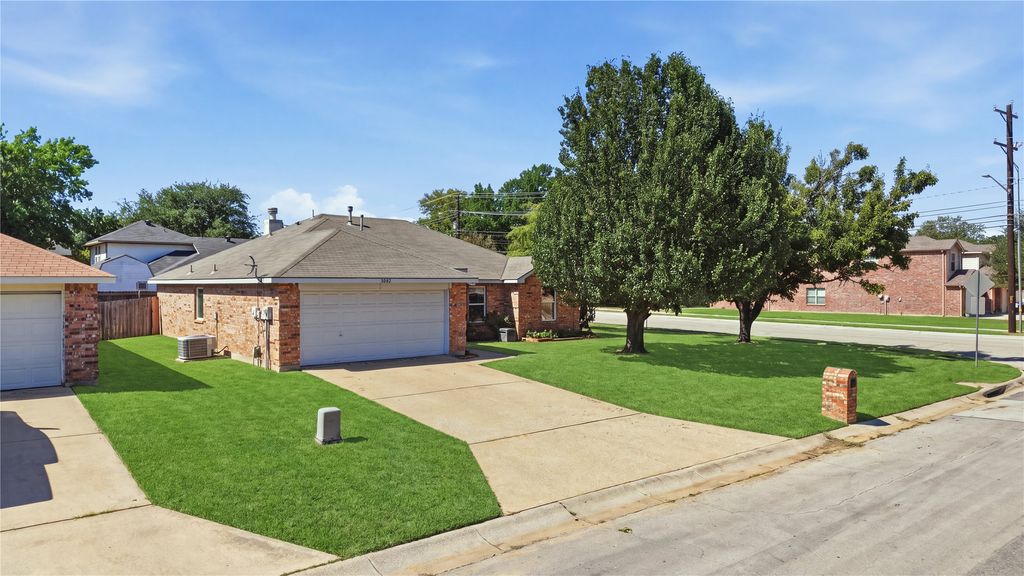1125 Bayfield Drive, Denton, TX 76209 — photo 2
