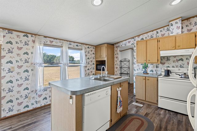 9064 Summit Court E, Cleburne, TX 76033