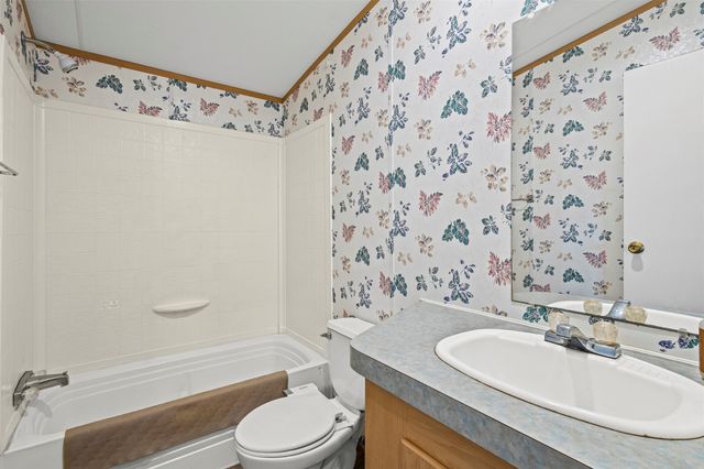 9064 Summit Court E, Cleburne, TX 76033