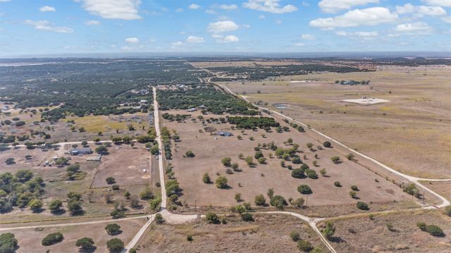 9064 Summit Court E, Cleburne, TX 76033