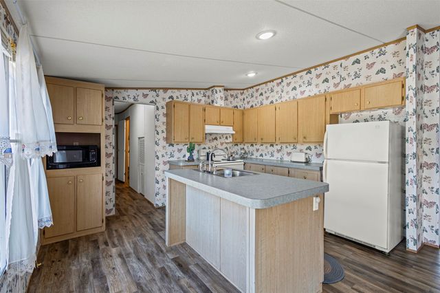 9064 Summit Court E, Cleburne, TX 76033