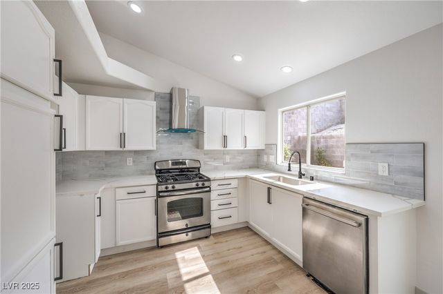 7413 Red Eagle Street, Las Vegas, NV 89131