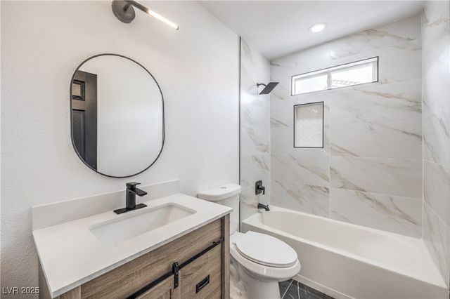 7413 Red Eagle Street, Las Vegas, NV 89131