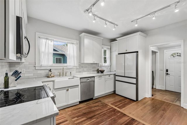 1202 E POWHATAN AVENUE, Tampa, FL 33604