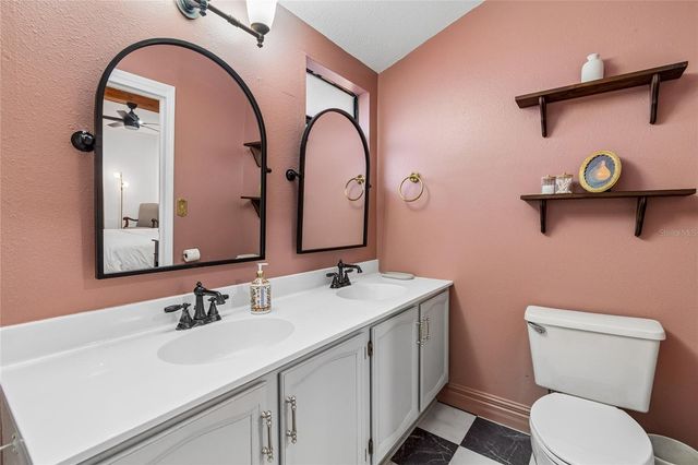 1202 E POWHATAN AVENUE, Tampa, FL 33604