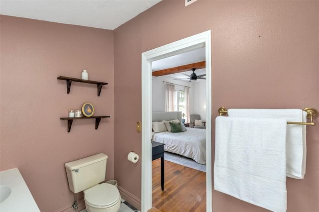 1202 E POWHATAN AVENUE, Tampa, FL 33604