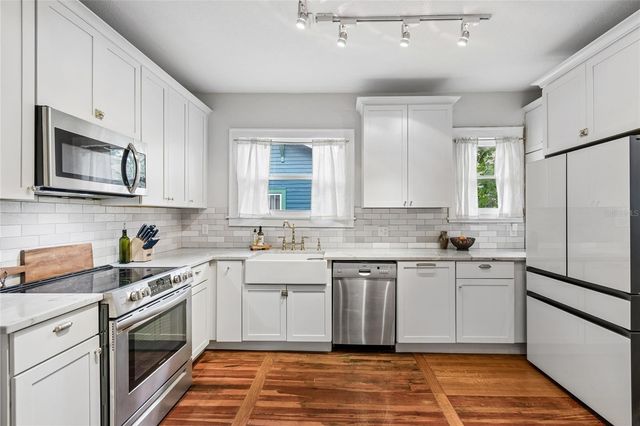 1202 E POWHATAN AVENUE, Tampa, FL 33604