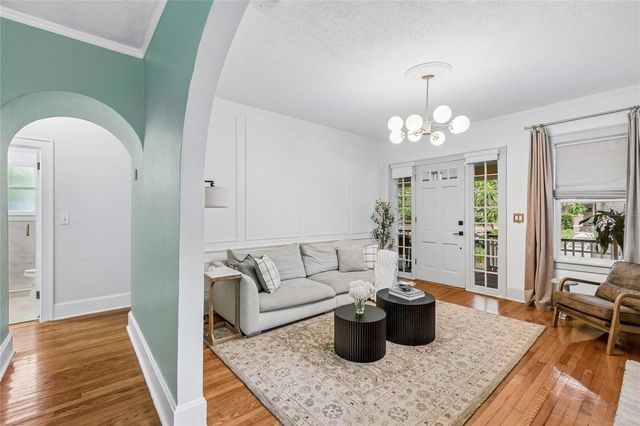 1202 E POWHATAN AVENUE, Tampa, FL 33604