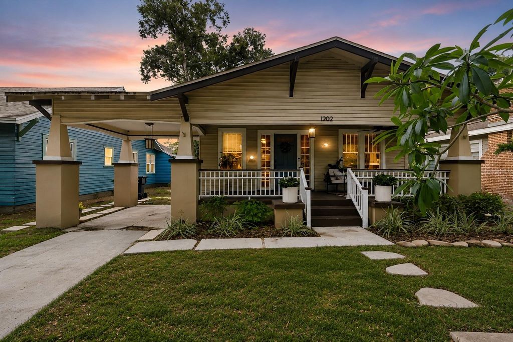 1202 E POWHATAN AVENUE, Tampa, FL 33604