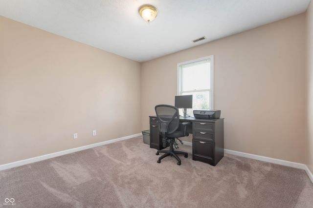 101 Grassyway Court, Whiteland, IN 46184