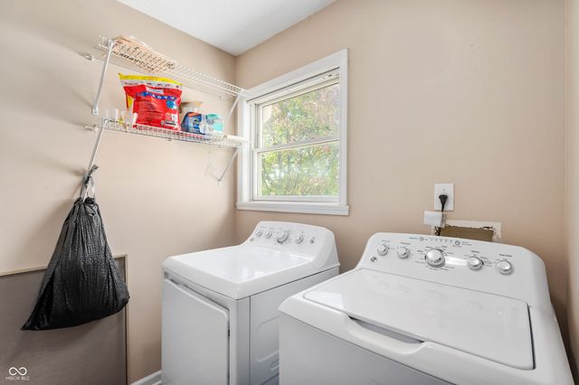 101 Grassyway Court, Whiteland, IN 46184