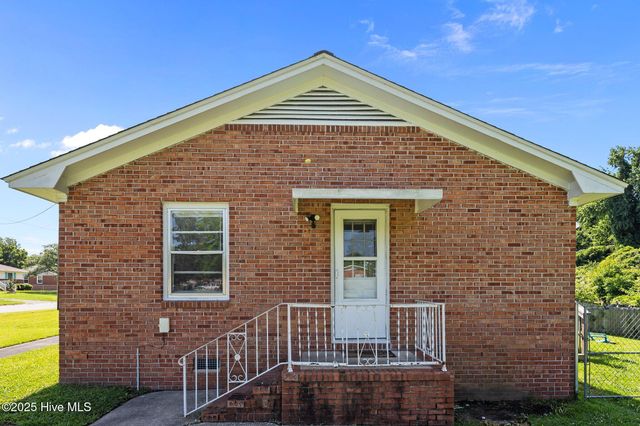 102 Mercer Road, Jacksonville, NC 28546
