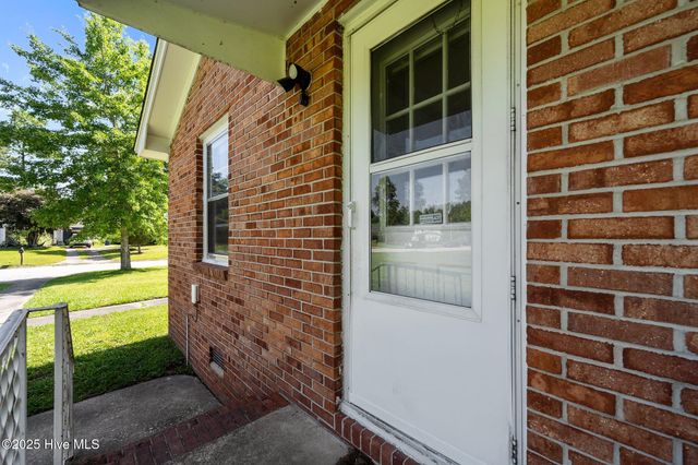 102 Mercer Road, Jacksonville, NC 28546
