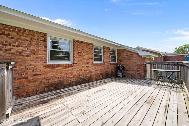 102 Mercer Road, Jacksonville, NC 28546