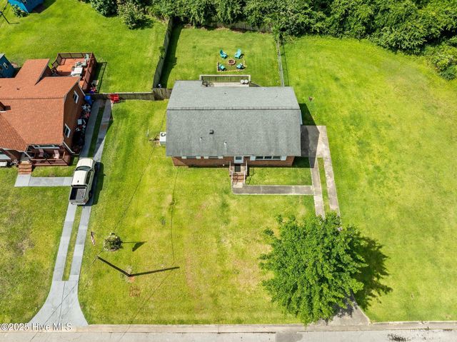 102 Mercer Road, Jacksonville, NC 28546
