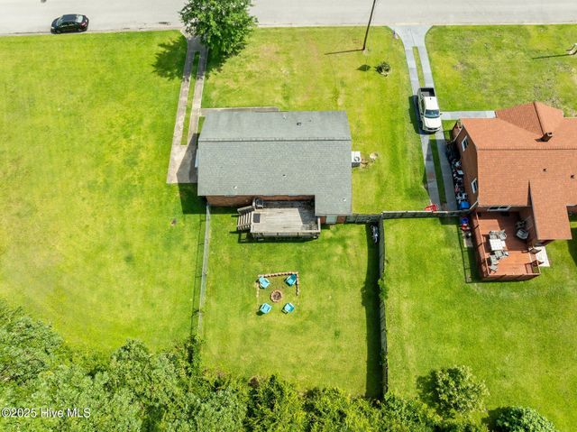 102 Mercer Road, Jacksonville, NC 28546
