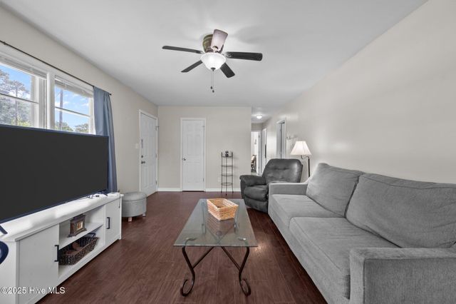 102 Mercer Road, Jacksonville, NC 28546