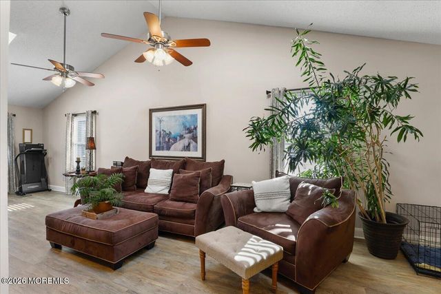 125 10th Avenue, Manchester, NJ 08759