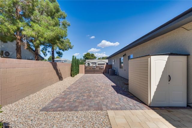 7371 Heritage Pines Court, Las Vegas, NV 89131