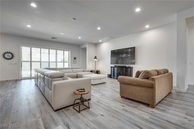 7371 Heritage Pines Court, Las Vegas, NV 89131