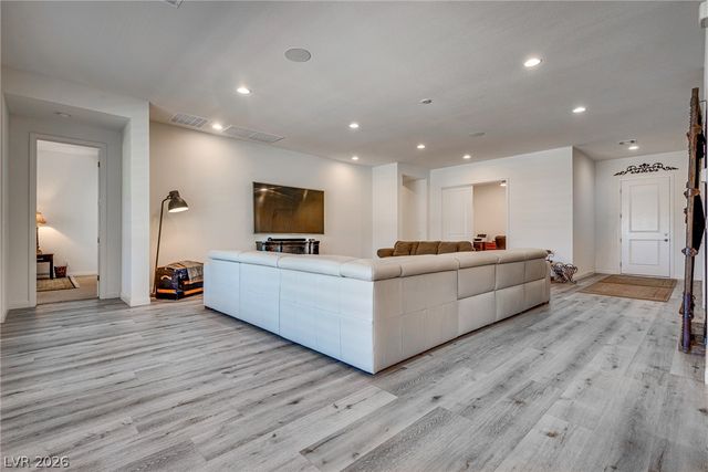 7371 Heritage Pines Court, Las Vegas, NV 89131