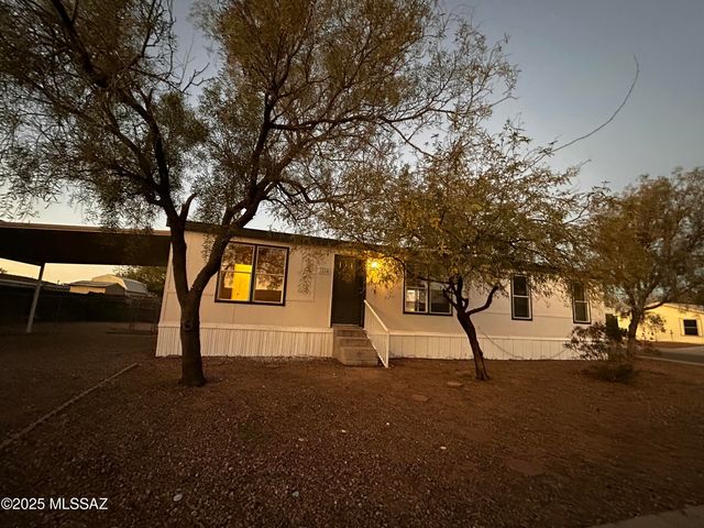 3214 W Jusnic Circle, Tucson, AZ 85705