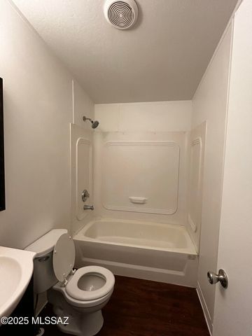 3214 W Jusnic Circle, Tucson, AZ 85705