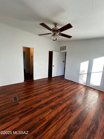 3214 W Jusnic Circle, Tucson, AZ 85705