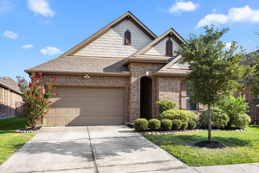 10051 Cimarron Canyon Ln, Magnolia, TX 77354
