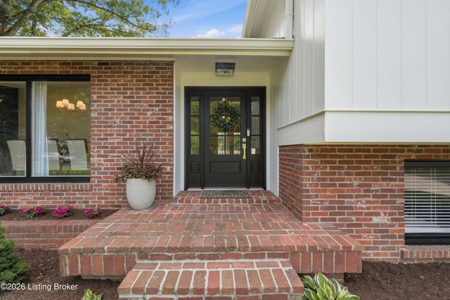 116 Sweetbriar Ln, Louisville, KY 40207