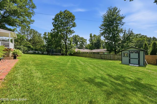 116 Sweetbriar Ln, Louisville, KY 40207