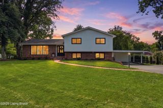 116 Sweetbriar Ln, Louisville, KY 40207