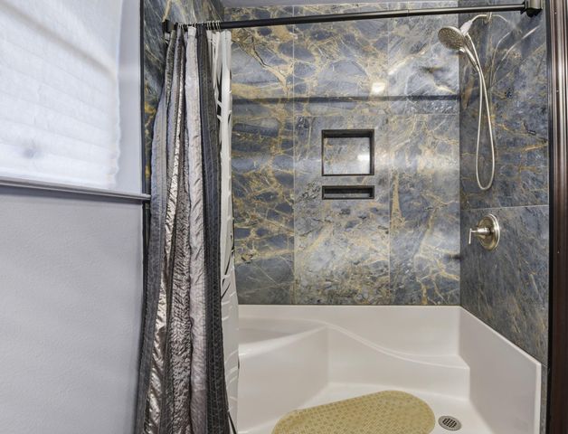 5622 Sheraton Oaks Drive, Houston, TX 77091