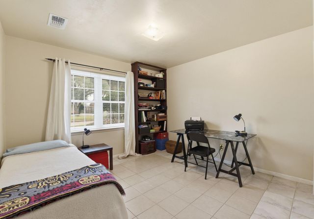 5622 Sheraton Oaks Drive, Houston, TX 77091