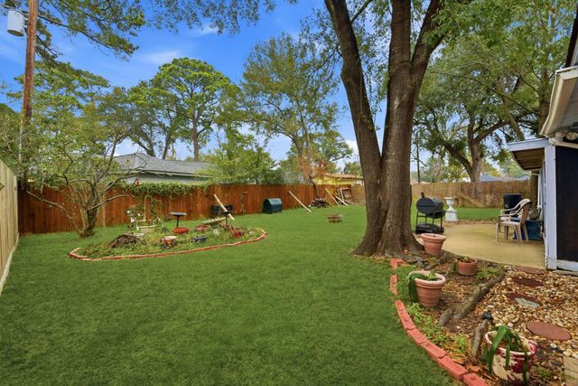 5622 Sheraton Oaks Drive, Houston, TX 77091