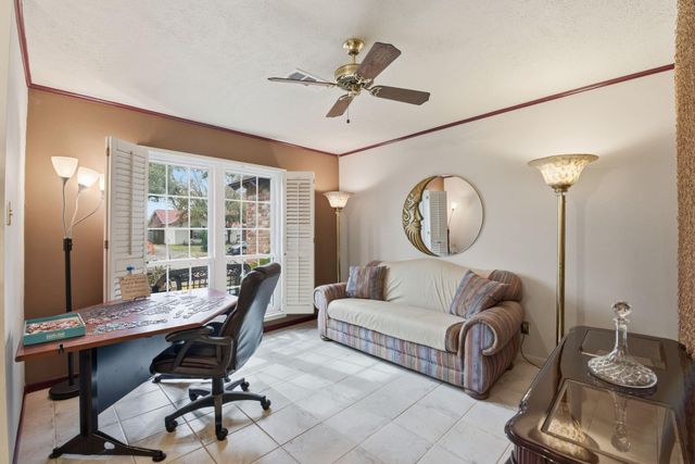 5622 Sheraton Oaks Drive, Houston, TX 77091