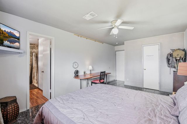 5622 Sheraton Oaks Drive, Houston, TX 77091