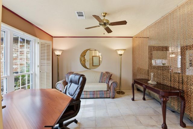 5622 Sheraton Oaks Drive, Houston, TX 77091