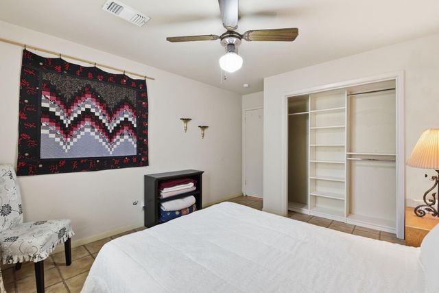 5622 Sheraton Oaks Drive, Houston, TX 77091