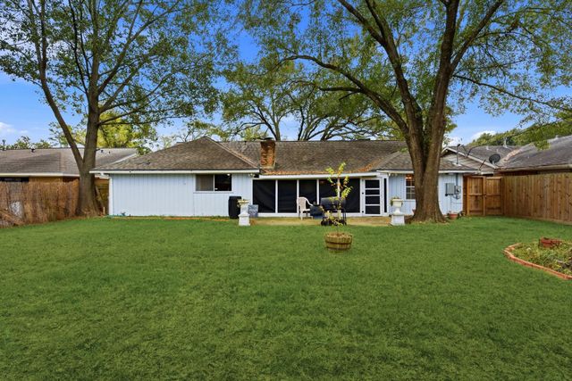 5622 Sheraton Oaks Drive, Houston, TX 77091