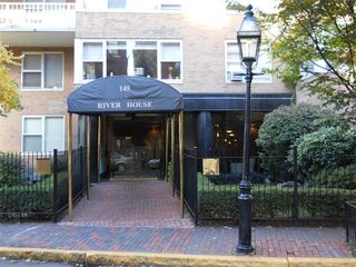 145 Pinckney 113, Boston, MA 02114