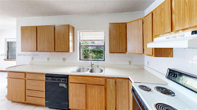 14380 SW 297th St, Homestead, FL 33033