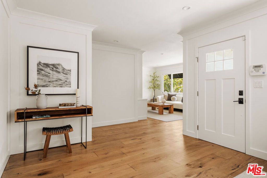 Image 2 of property listing at 5887 W 77th Place, Los Angeles, CA 90045