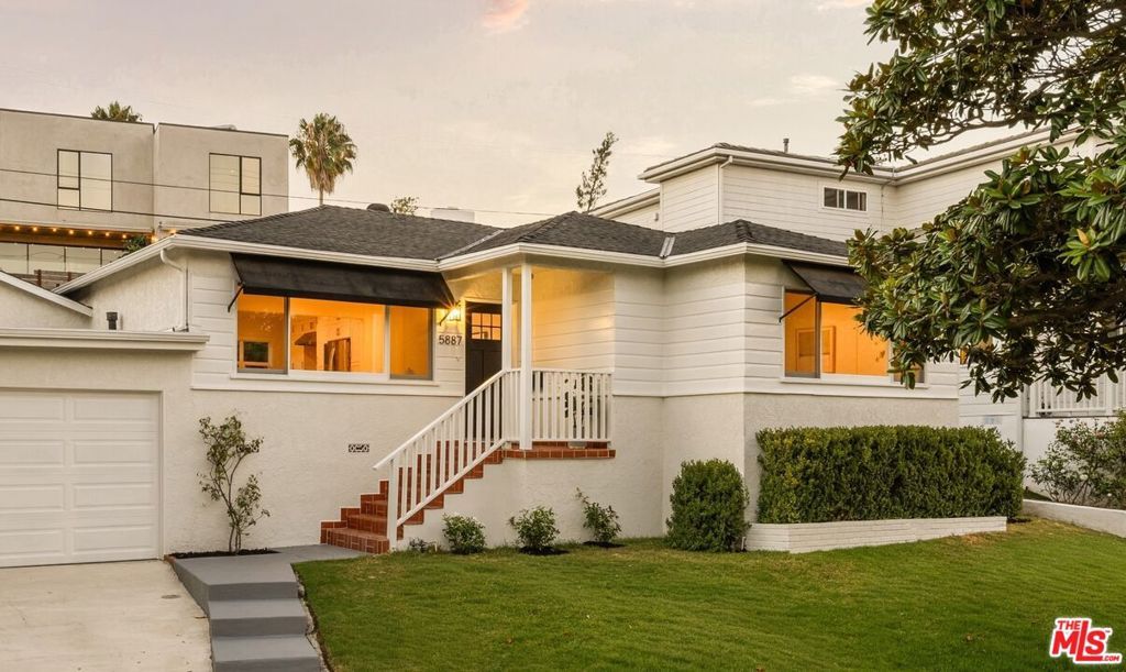 Image 23 of property listing at 5887 W 77th Place, Los Angeles, CA 90045